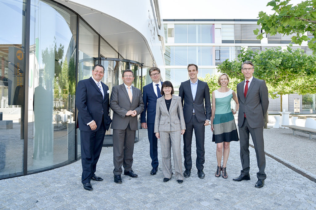Visit of the State Secretary for Economic Affairs Franz Joseph Pschierer to the IZB